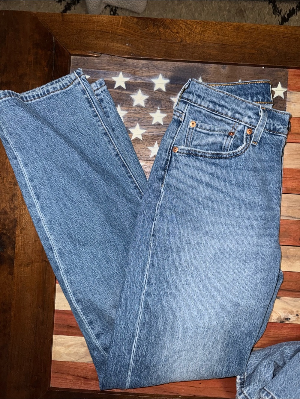Levi's Straight Leg Women's Jeans in Light Blue Wash